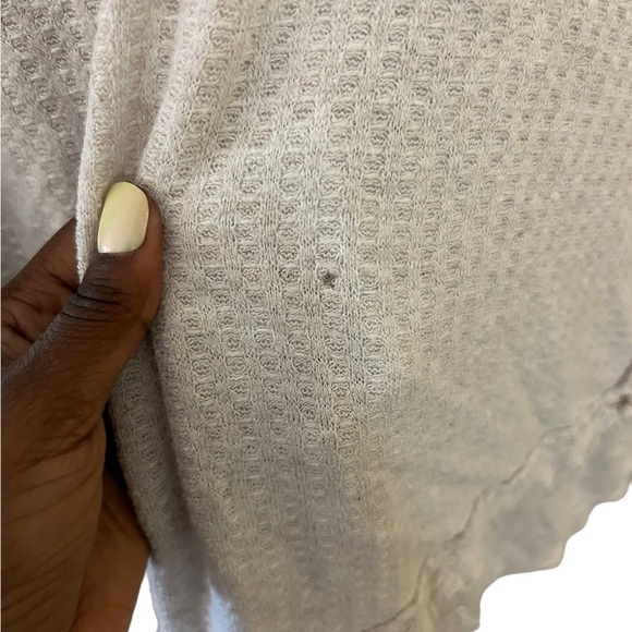 FREE People Shirt Womens Small Laguna Thermal V Neck Relaxed Boho Casual Tan - Picture 8 of 10